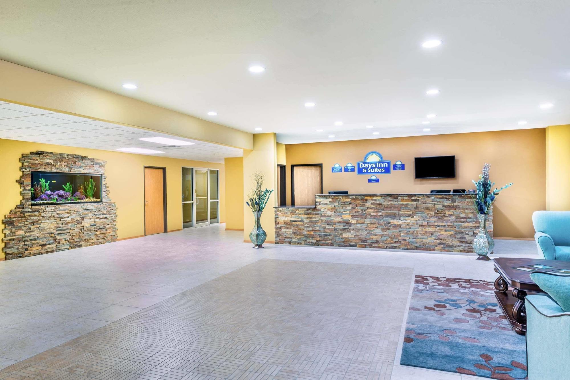 Days Inn & Suites By Wyndham El Dorado Exterior photo