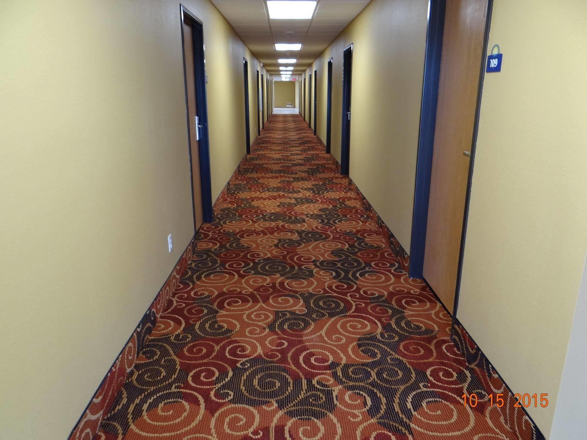 Days Inn & Suites By Wyndham El Dorado Exterior photo